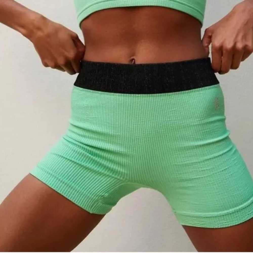 Free People Prajna Shorts NWT Size M/L - Picture 3 of 7